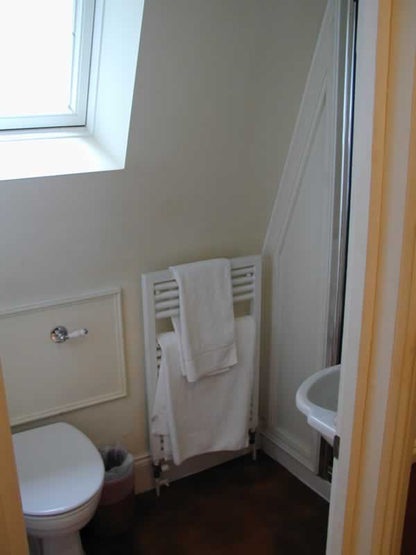 Small Bathroom with shower